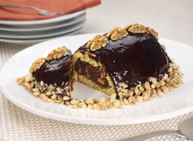 Bolo de Páscoa de Chocolate e Nozes